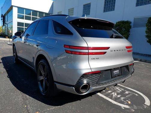 2023 Genesis GV70 2.5T