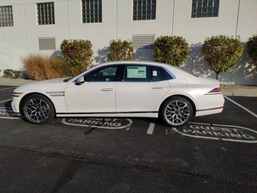 2025 Genesis G90 3.5T e-SC