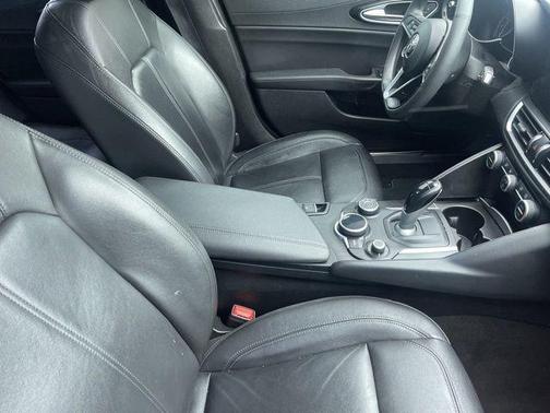 2017 Alfa Romeo Giulia Base