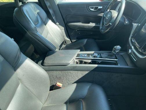 2018 Volvo XC60 T5 Momentum