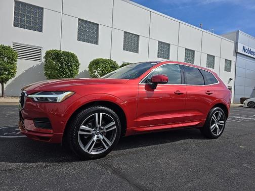 2018 Volvo XC60 T5 Momentum