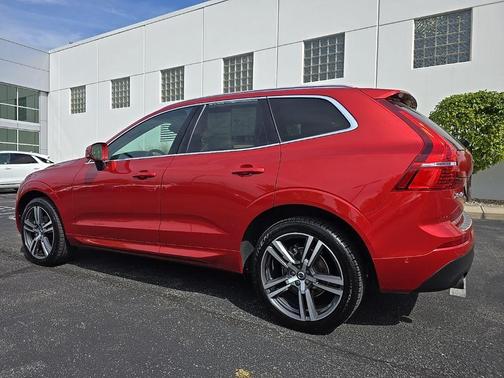 2018 Volvo XC60 T5 Momentum