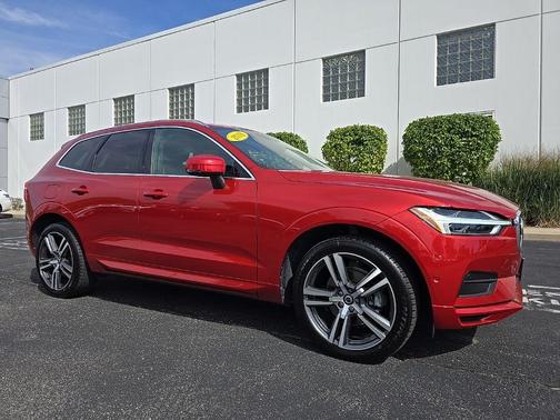 2018 Volvo XC60 T5 Momentum