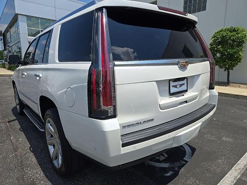2017 Cadillac Escalade Luxury