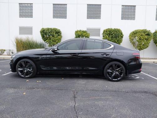 2023 Genesis G70 2.0T