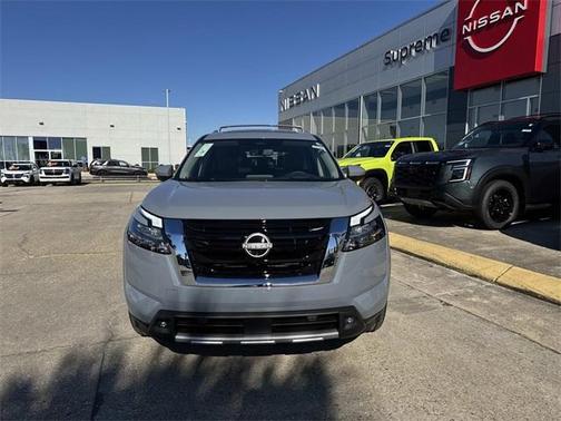 2025 Nissan Pathfinder Platinum