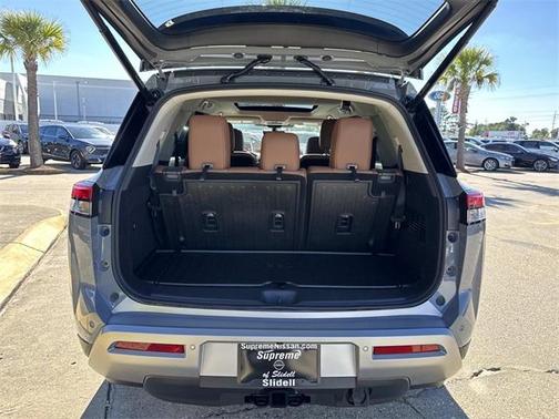 2025 Nissan Pathfinder Platinum