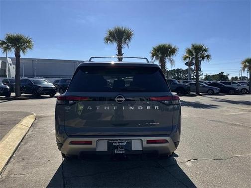 2025 Nissan Pathfinder Platinum