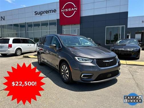 2022 Chrysler Pacifica Hybrid Touring L