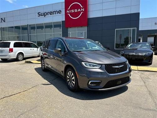 2022 Chrysler Pacifica Hybrid Touring L