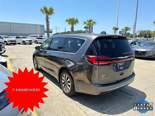 2022 Chrysler Pacifica Hybrid Touring L