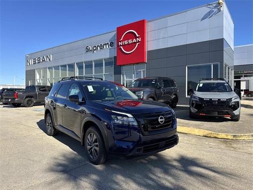 2025 Nissan Pathfinder SV