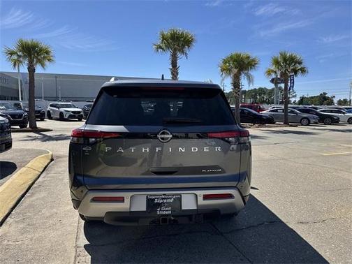 2025 Nissan Pathfinder Platinum