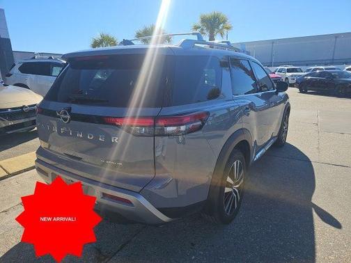 2024 Nissan Pathfinder Platinum
