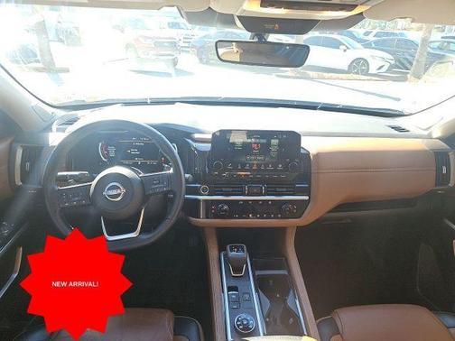 2024 Nissan Pathfinder Platinum