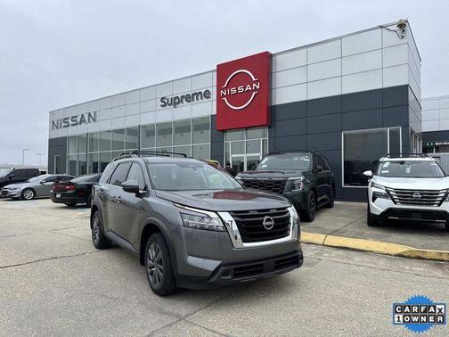 2022 Nissan Pathfinder SV