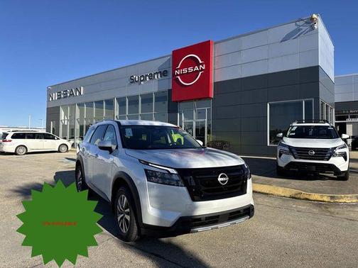 2025 Nissan Pathfinder SL