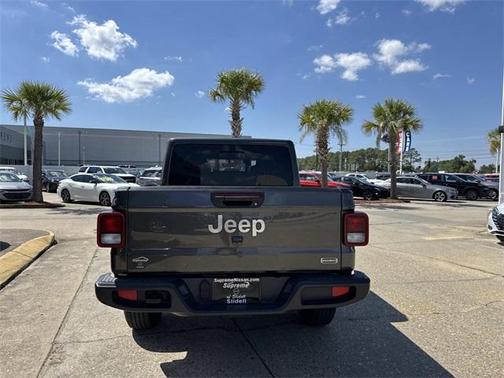 2023 Jeep Gladiator Overland
