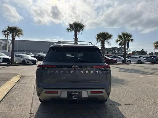 2025 Nissan Pathfinder Platinum