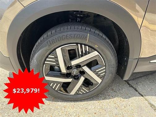 2025 Nissan Kicks SV