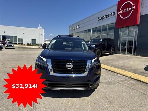 2025 Nissan Pathfinder SV