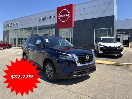 2025 Nissan Pathfinder SV