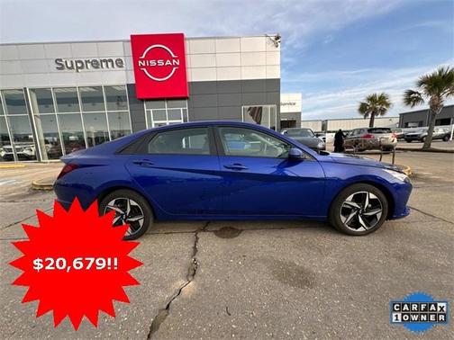 2023 Hyundai ELANTRA SEL