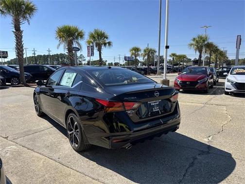 2025 Nissan Altima SR