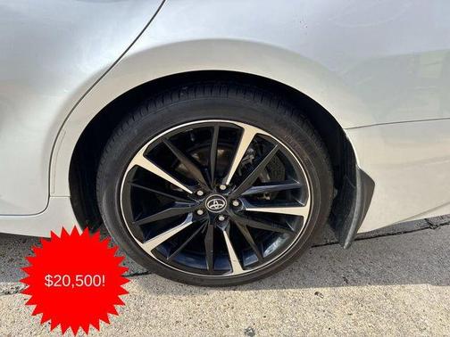 Wind Chill Pearl 2020 Toyota Camry XSE