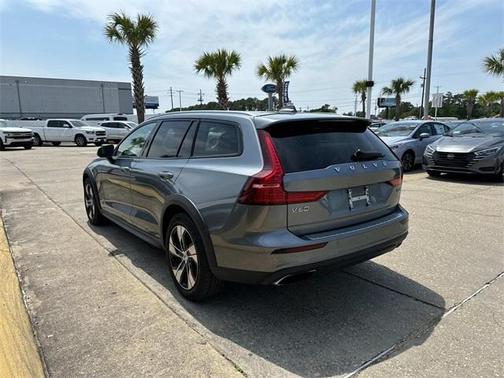 2020 Volvo V60 Cross Country T5