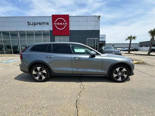 2020 Volvo V60 Cross Country T5