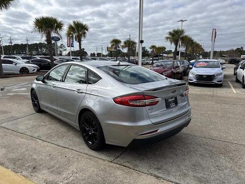 2020 Ford Fusion SE