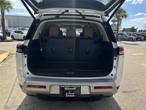 2025 Nissan Pathfinder Platinum