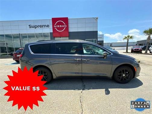 2022 Chrysler Pacifica Touring-L