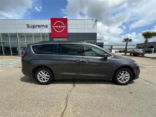 2022 Chrysler Pacifica Touring-L