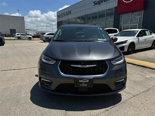 2022 Chrysler Pacifica Touring-L