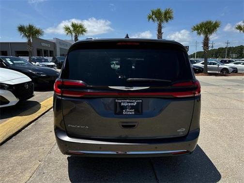 2022 Chrysler Pacifica Touring-L