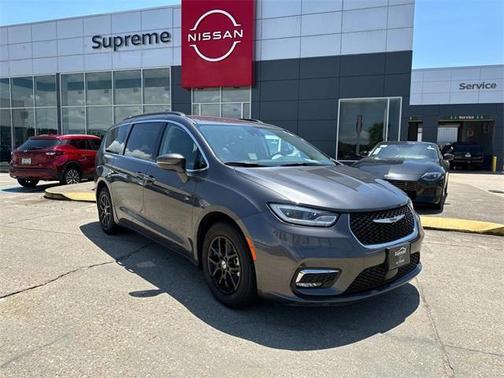 2022 Chrysler Pacifica Touring-L