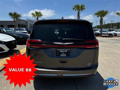 2022 Chrysler Pacifica Touring-L