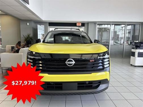 2025 Nissan Kicks SR