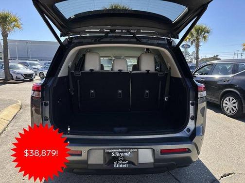 2026 Nissan Pathfinder SL