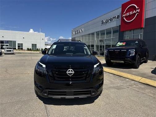 2025 Nissan Pathfinder SV