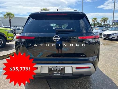 2025 Nissan Pathfinder SL