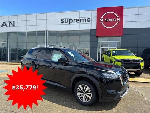 2025 Nissan Pathfinder SL