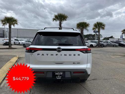 2026 Nissan Pathfinder SL