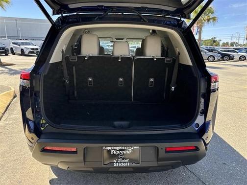 2025 Nissan Pathfinder SV