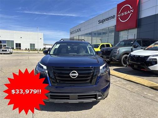 2025 Nissan Pathfinder SV