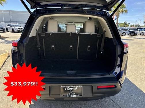 2025 Nissan Pathfinder SV