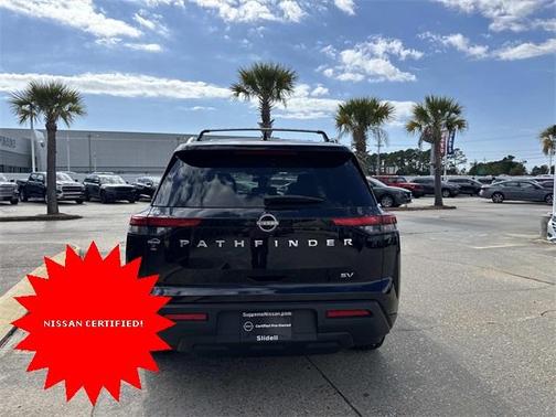 2024 Nissan Pathfinder SV