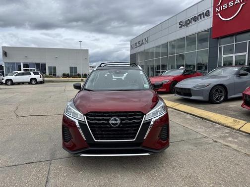 2tredblkroof 2024 Nissan Kicks SV